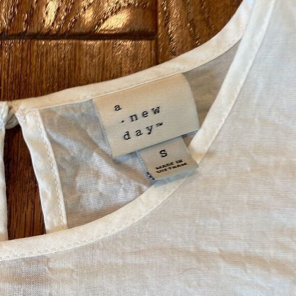 A New Day white ruffled sleeve popover top small - Picture 6 of 8
